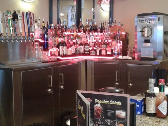 La Perla Bar & Grill interior